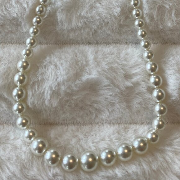 Vintage White 16" Graduated Strand Dangle Glass Pearl & Crystal Earrings 1.5" - Picture 3 of 5